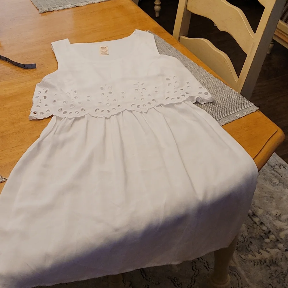 New white dress - Picture 4 of 6